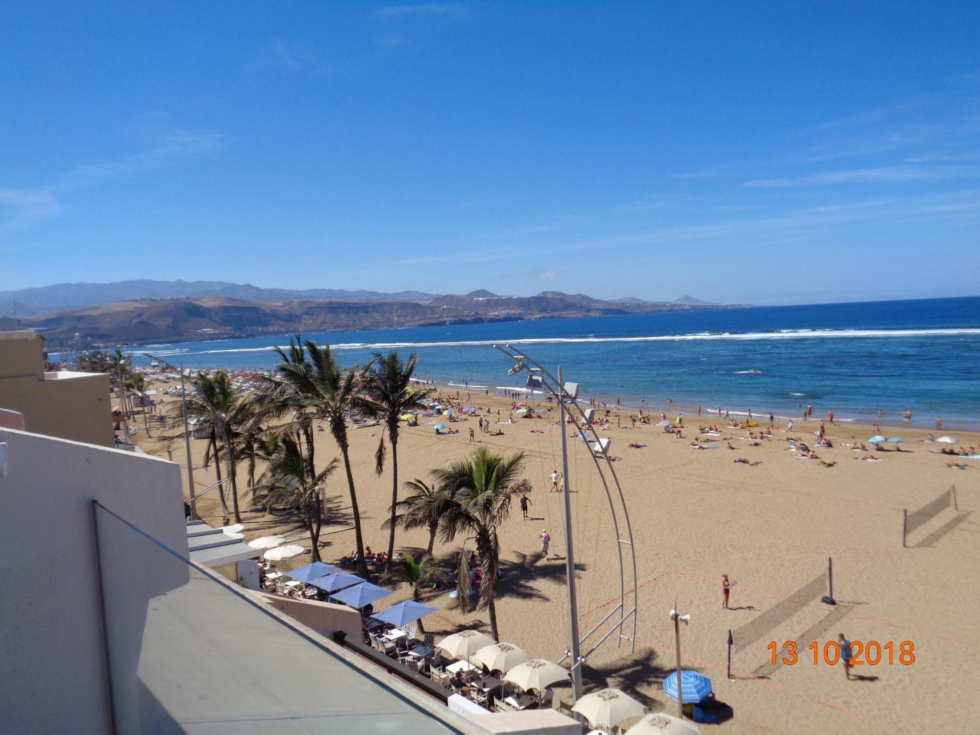 Beachfront Las Canteras - Sea Views Terrace Apartment
